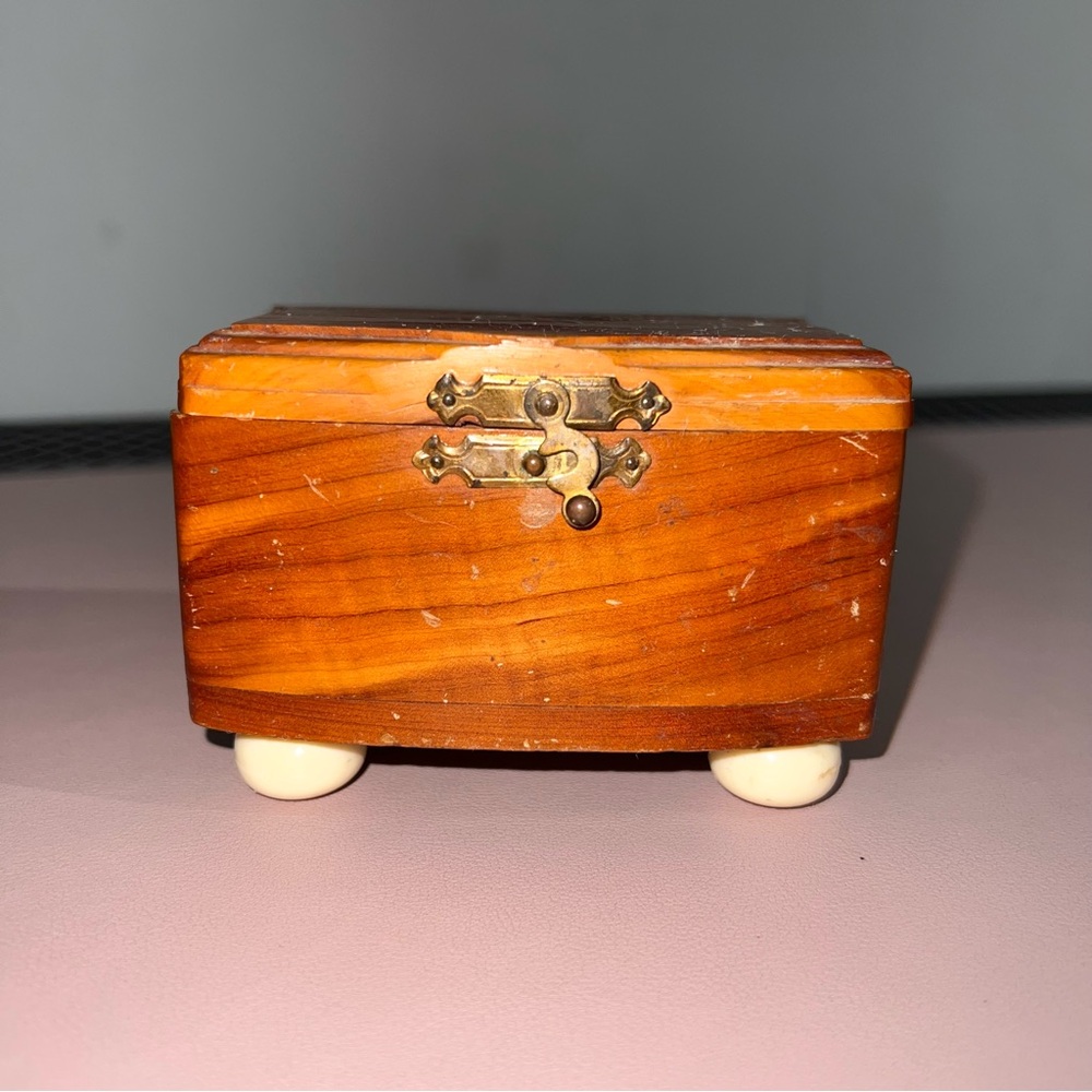 Vintage Handcrafted Jewelry Box W/ Hook Lock "Deep South In Louisiana"